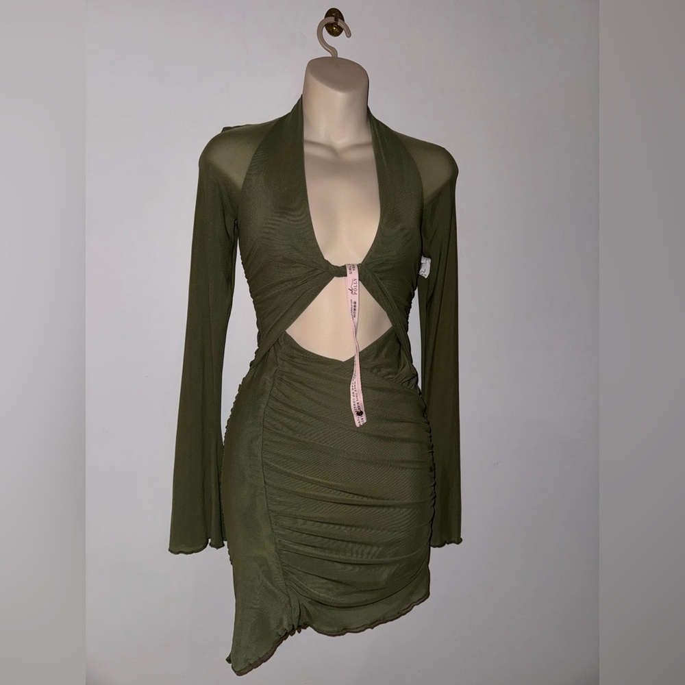 Oh Polly - Beyza Dress in Olive - Picture 8 of 10